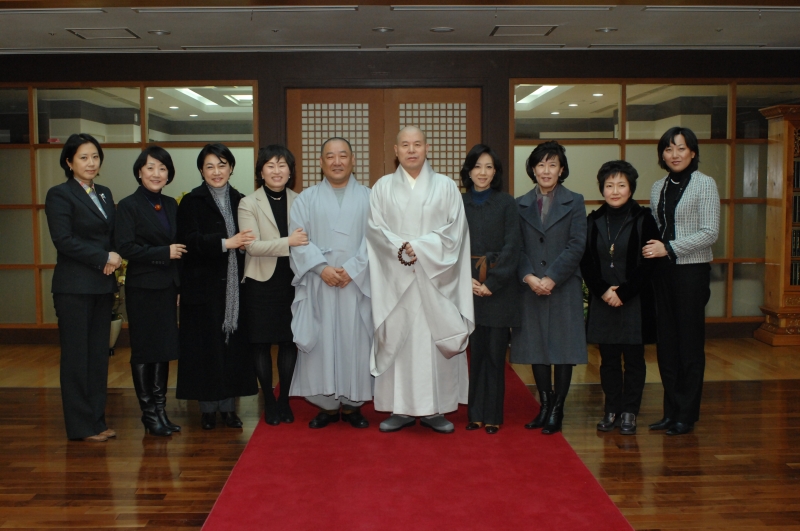 2010.01.13_한나라당 서울지역부인회 예방 (15)